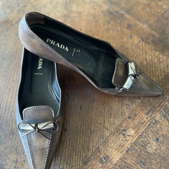 Prada low heel loafer. - Picture 2 of 5